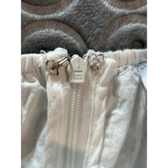 LOST‎ WANDER White Eyelet Puff Sleeve Ruffle Mini Dress Size Medium - Picture 3 of 7